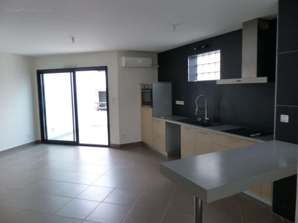 Villeneuve-les-avignon -  p2  dernier etage avec ascenseur et terrasse - photo 3