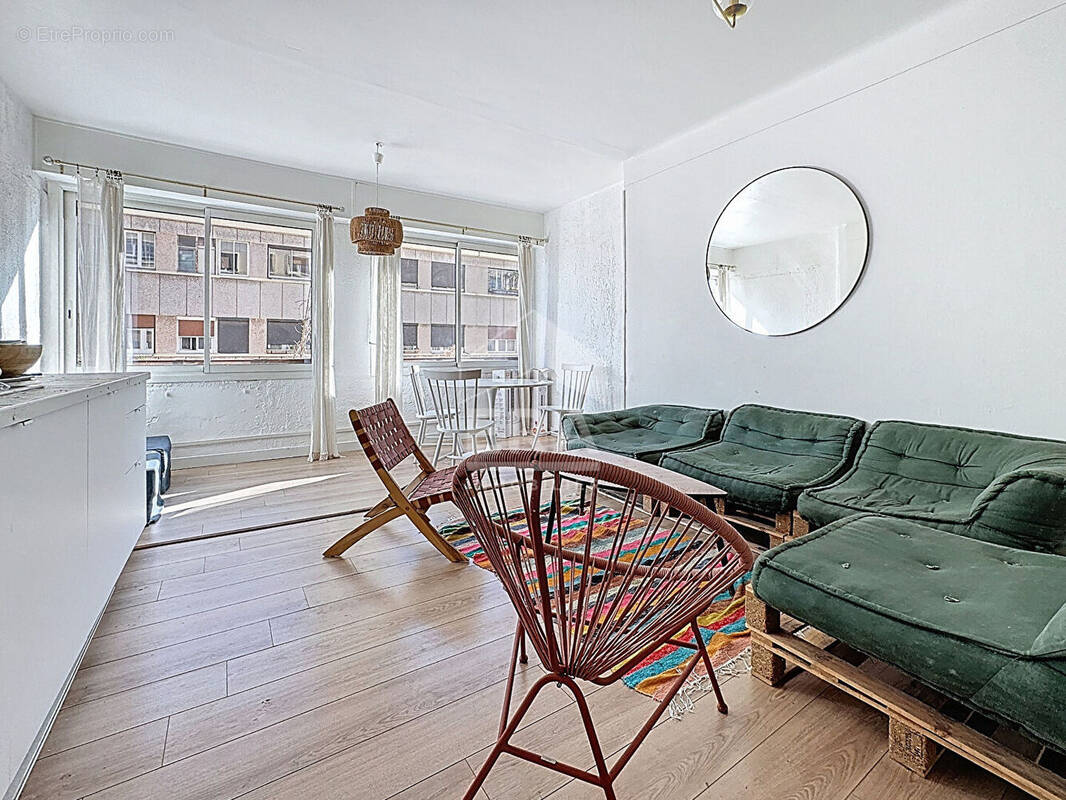 Appartement à MARSEILLE-2E