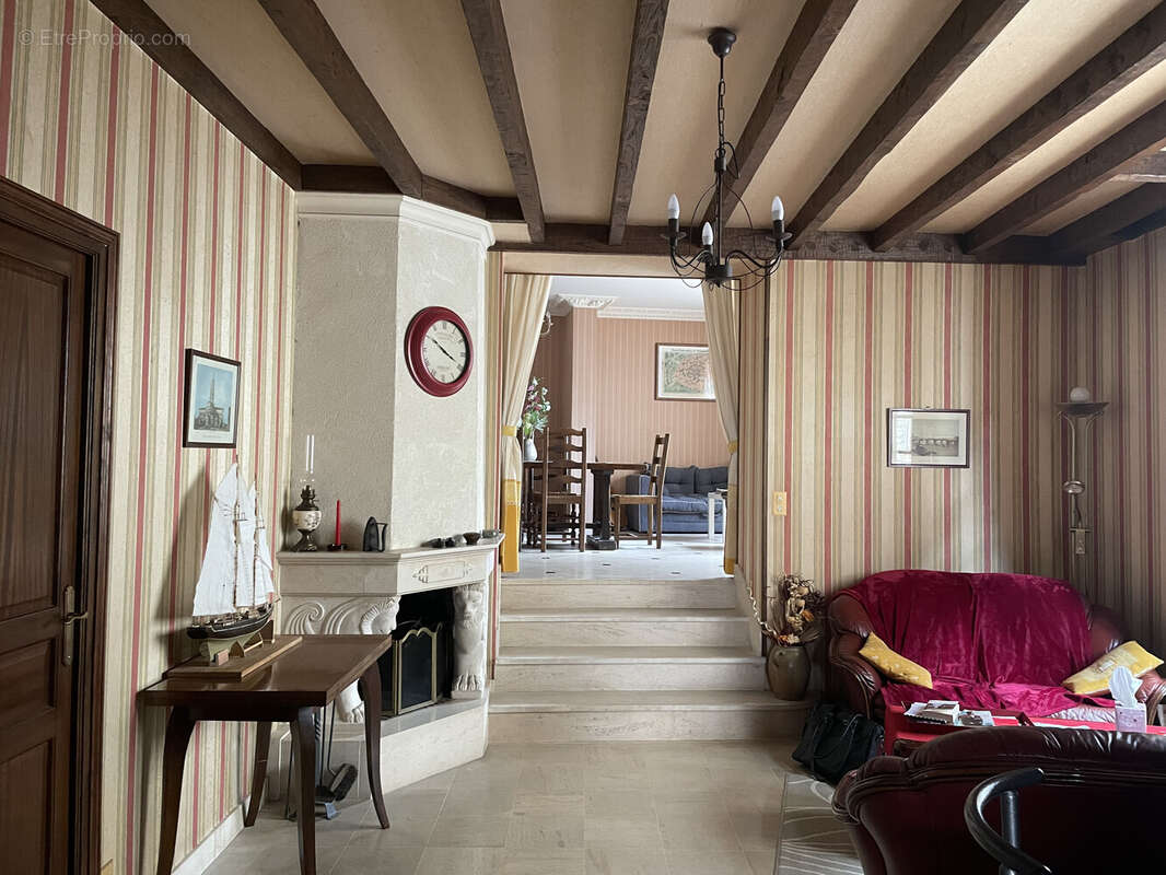 Maison à SAUVIAT-SUR-VIGE