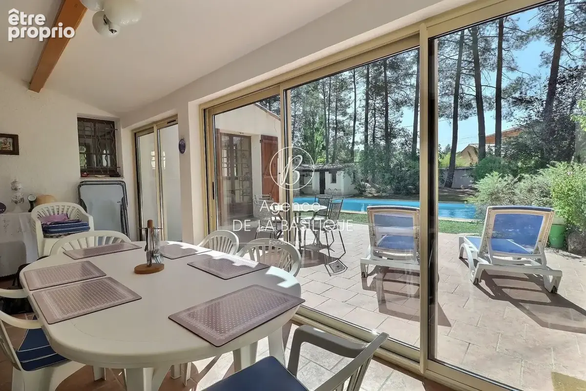 Maison 5 pièces 115 m² à vendre à Saint-Maximin-La-Sainte-Baume (83470) - photo 8