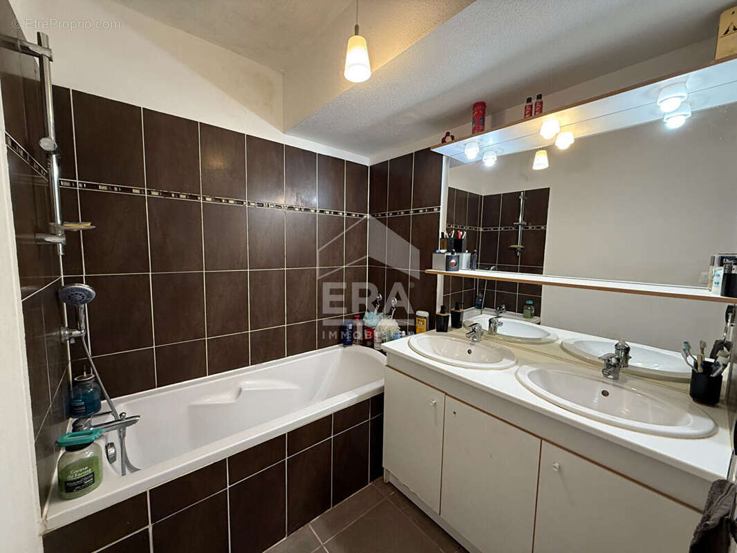 Appartement à MARSEILLE-11E