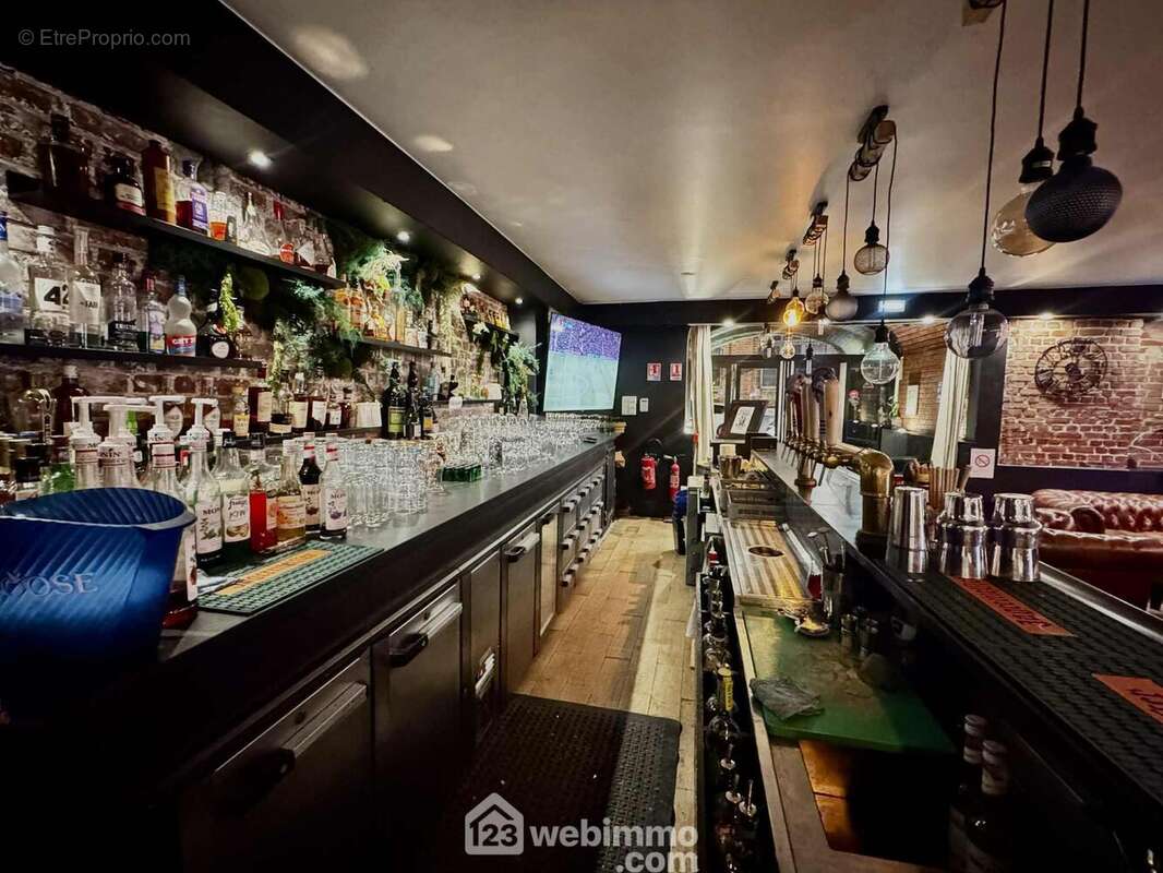 Machine à glaçons, réfrigérateur et équipements fonctionnels : tout est prêt pour une exploitation immédiate - Commerce à SAINT-QUENTIN