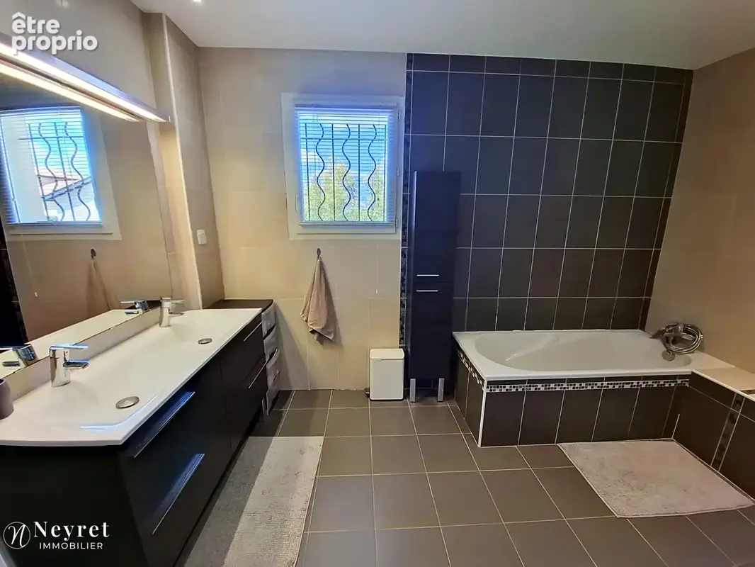 Maison traditionnelle de 140 m2, 7 pièces, 4 chambres sur terrain de 852 m2 - photo 21