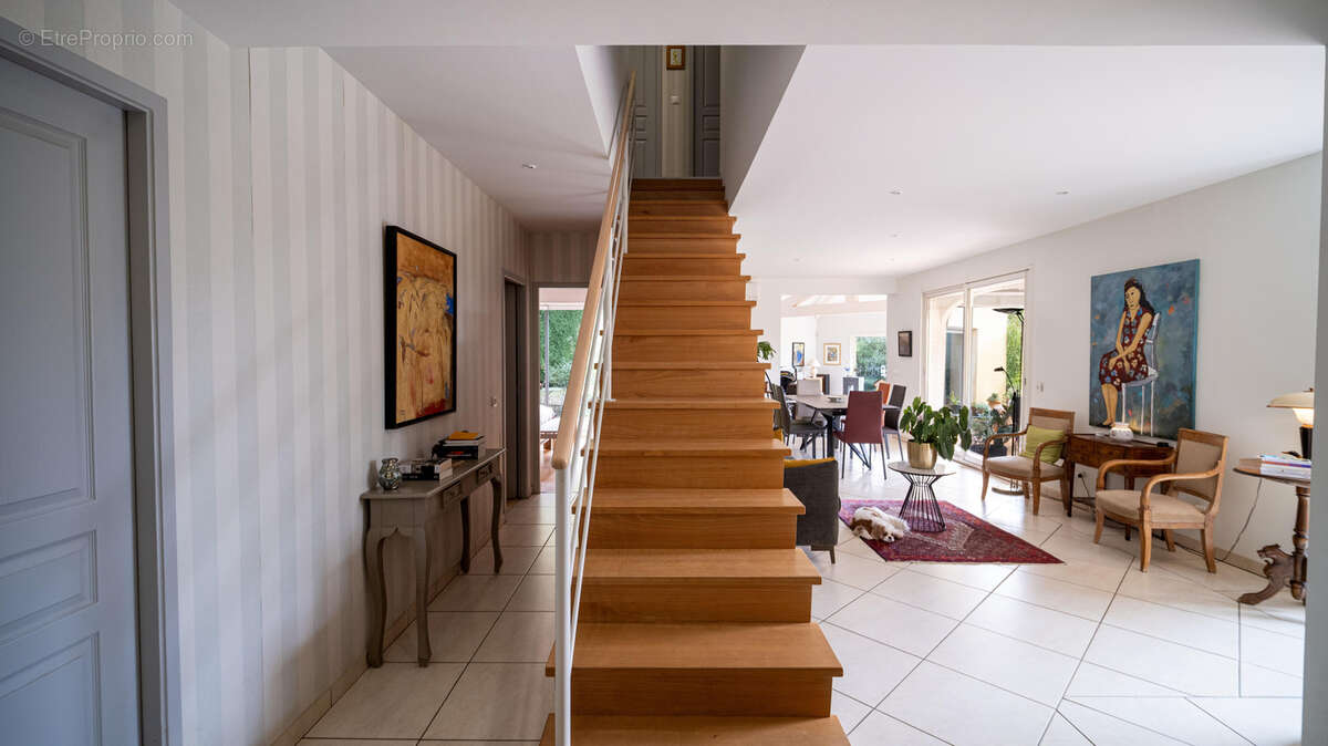 Maison à MONTELIMAR