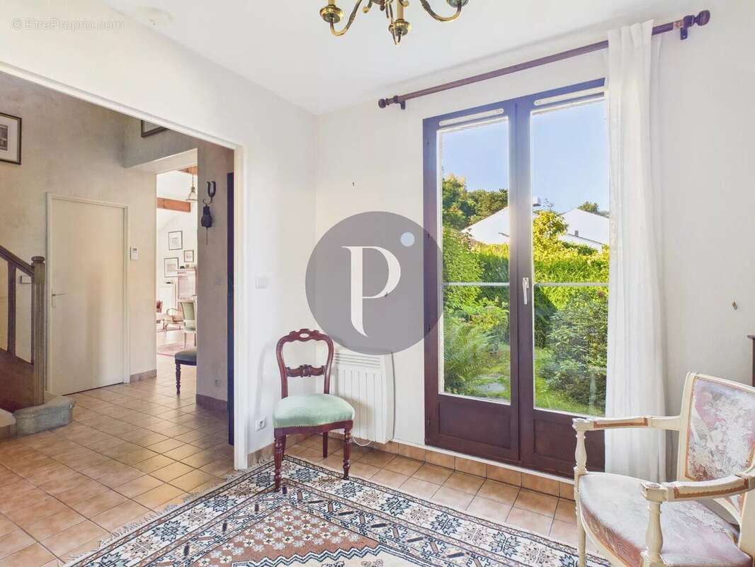 Maison à VERRIERES-LE-BUISSON