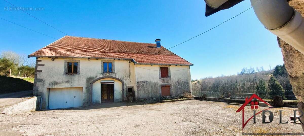 Ancienne ferme à renover avec étang,3 hectares de terrain - photo 4