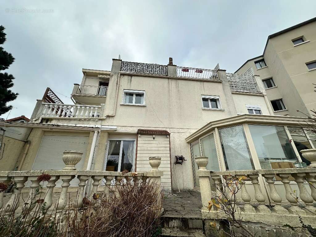 Appartement à FONTENAY-SOUS-BOIS