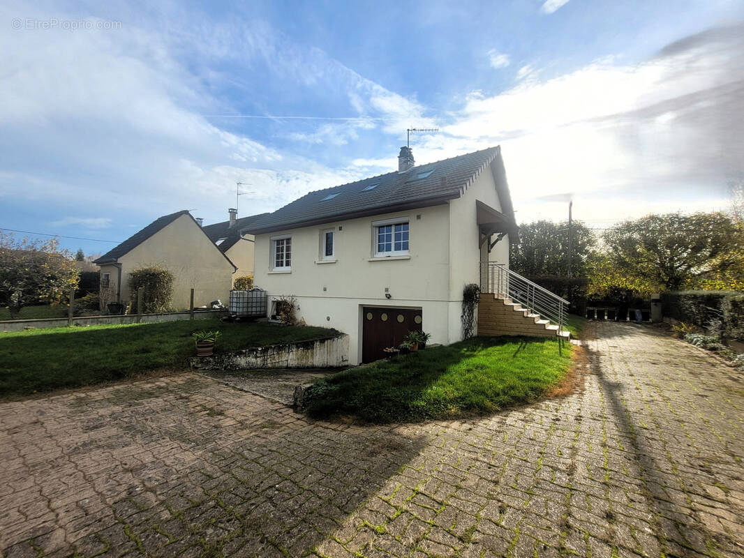 Maison à AUNEAU
