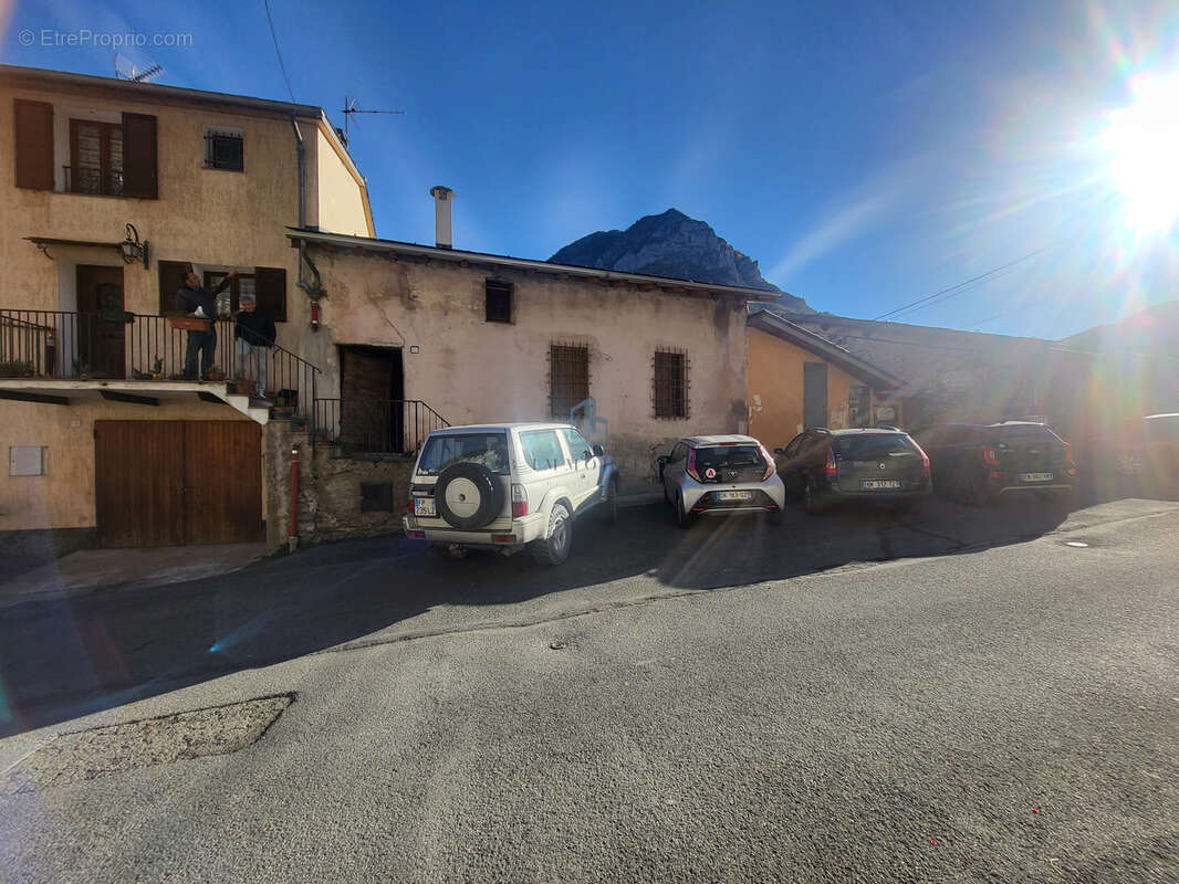 Autre à TENDE