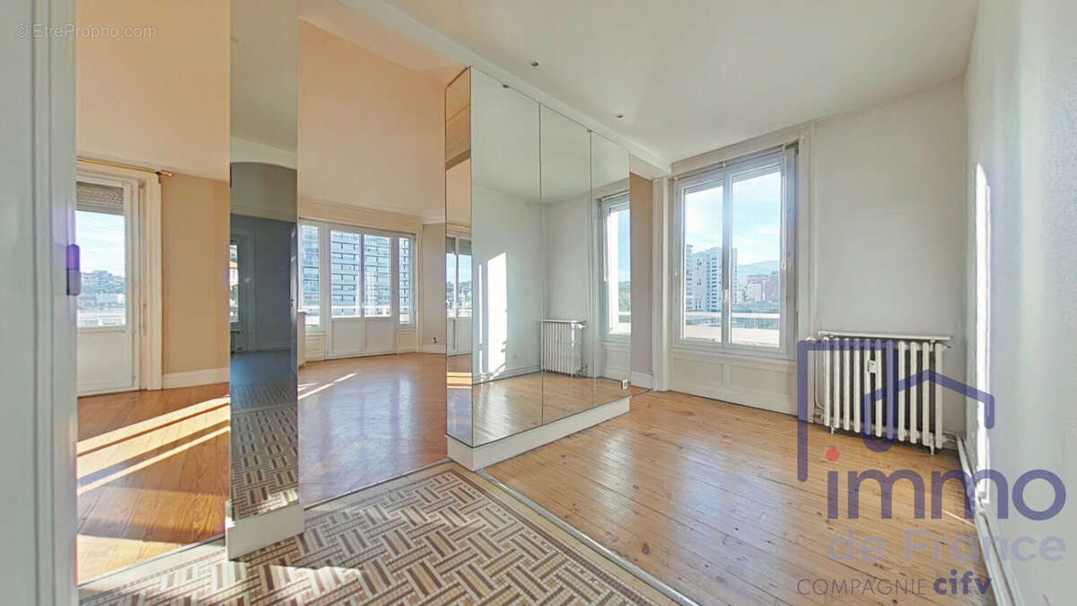 Appartement à SAINT-ETIENNE