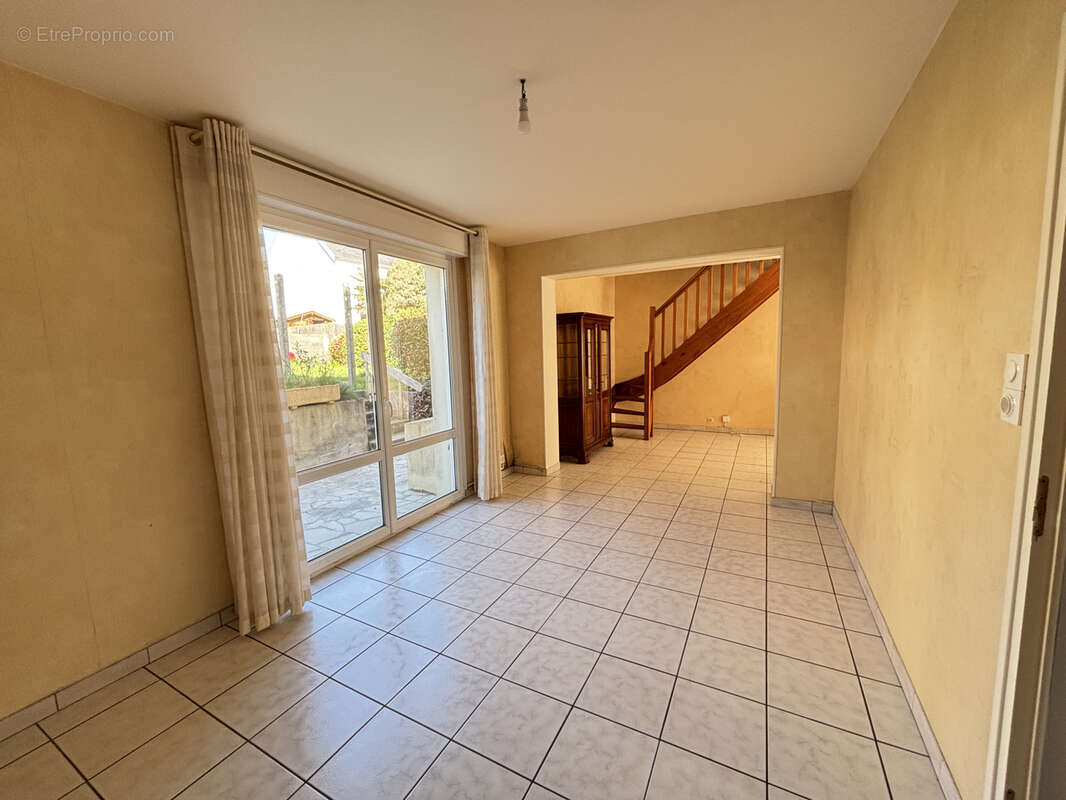 Maison à LE RELECQ-KERHUON