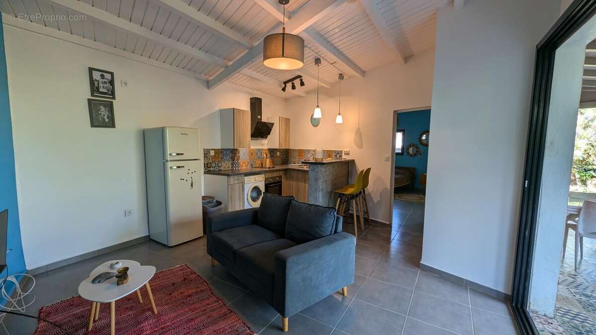 Maison à BAIE-MAHAULT