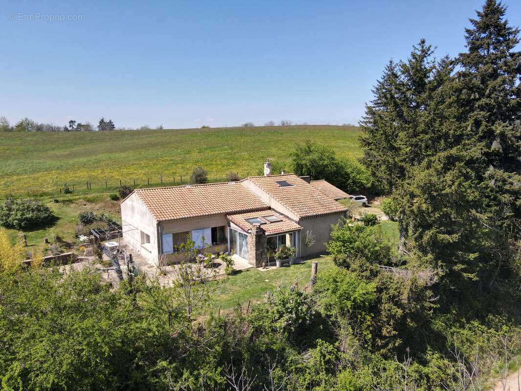 Maison à SAINT-ROMAIN-DE-LERPS