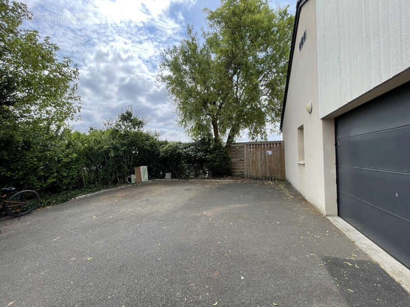 St hilaire st florent maison 3 chambres de plain pied sur parcelle de 848m2 de terrain arbore clos - photo 10