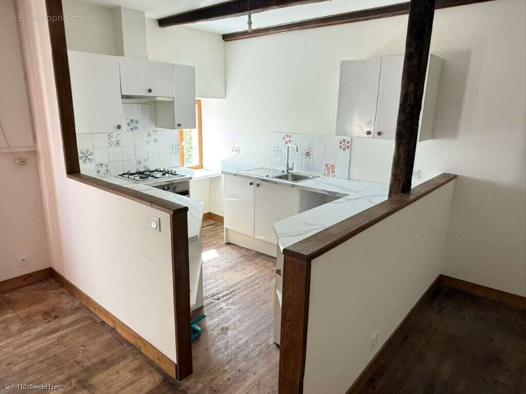 Petite Maison de Ville à Champagne Mouton - photo 3