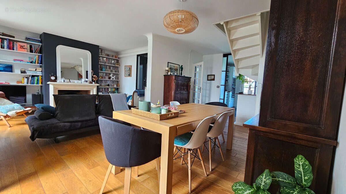 Maison familiale 162 m2 + maison à rénover 58 m2 + piscine - photo 8