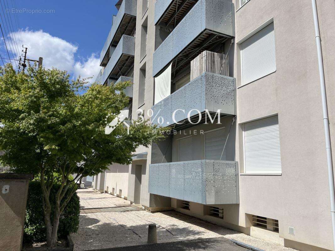 STUDIO 30 M2 + CAVE 5 M2 Quartier Barberie - St Félix - photo 13