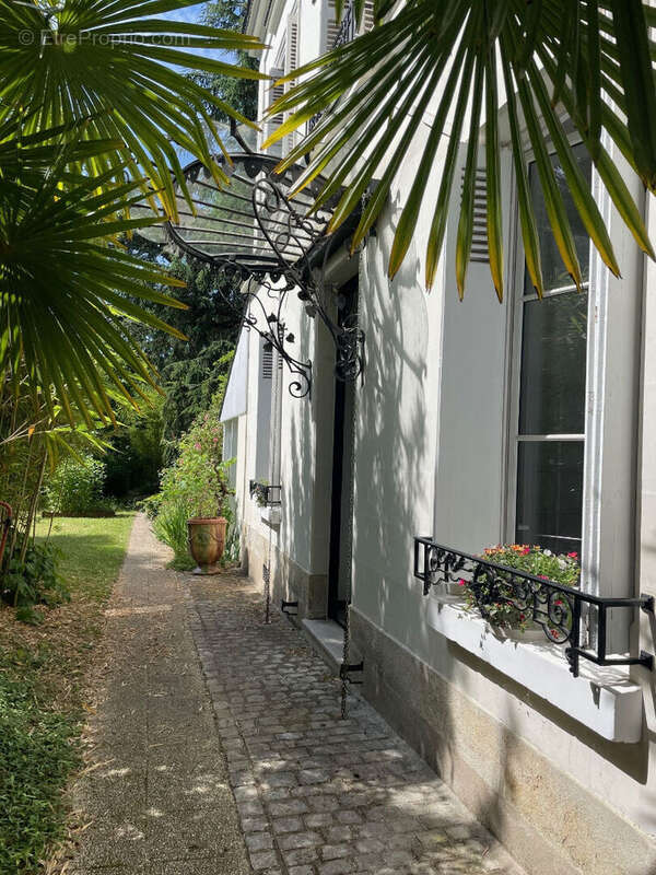 Maison à SAINT-CYR-SUR-LOIRE