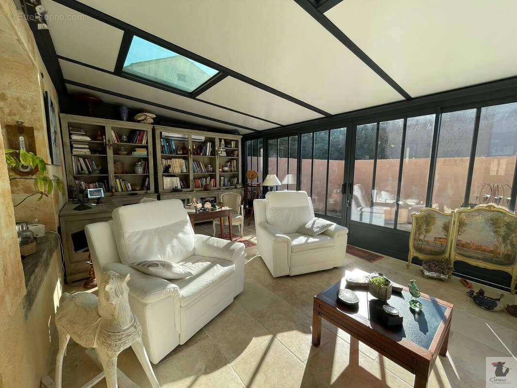 VIAGER / Maison de 190 m2 RESTAUREE  en plein coeur de BERGERAC, place parking privée - photo 3