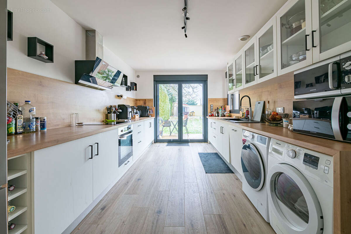 Maison 6 pièces 173m2 sur 608m2 de terrain - photo 9