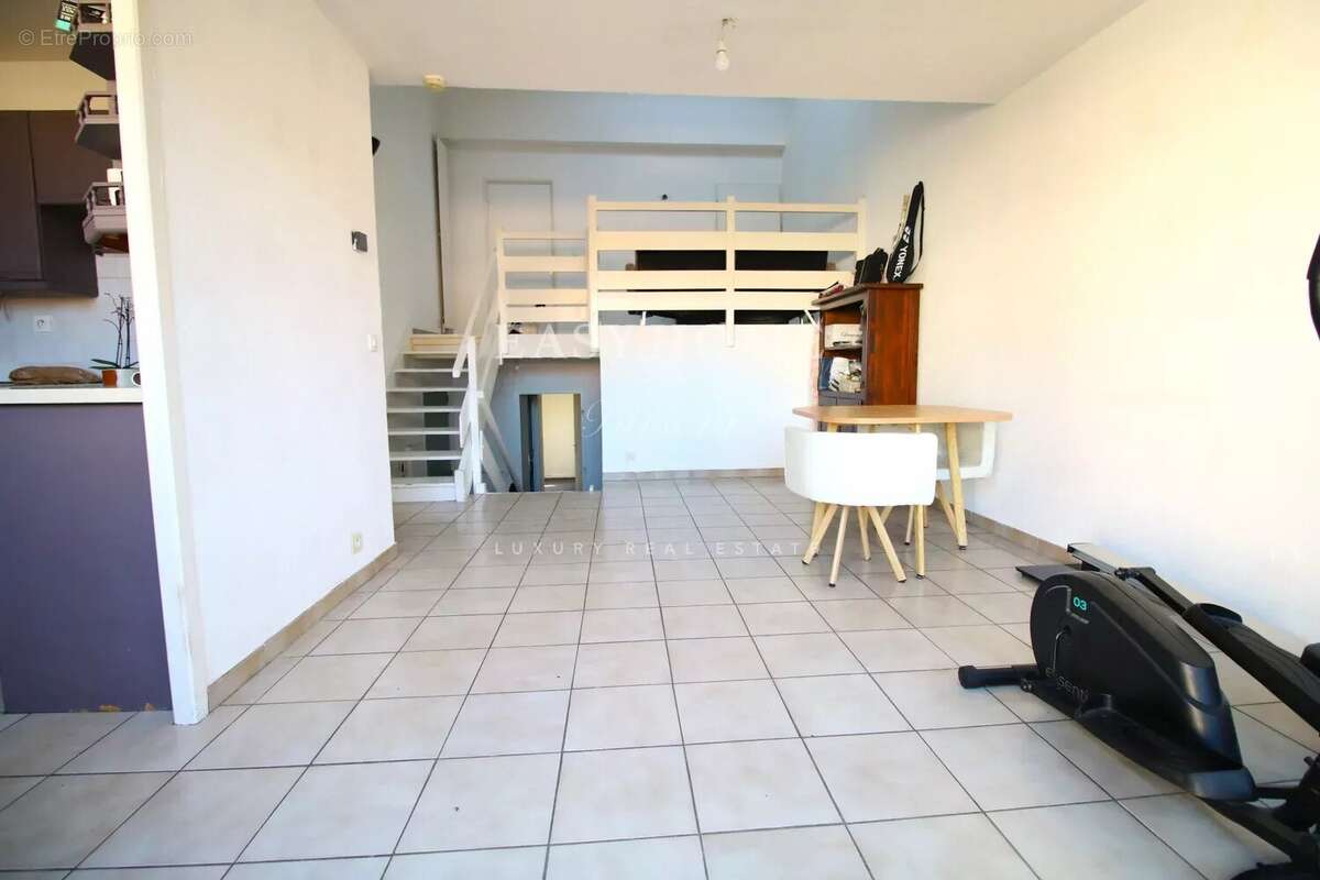 Appartement à VALBONNE