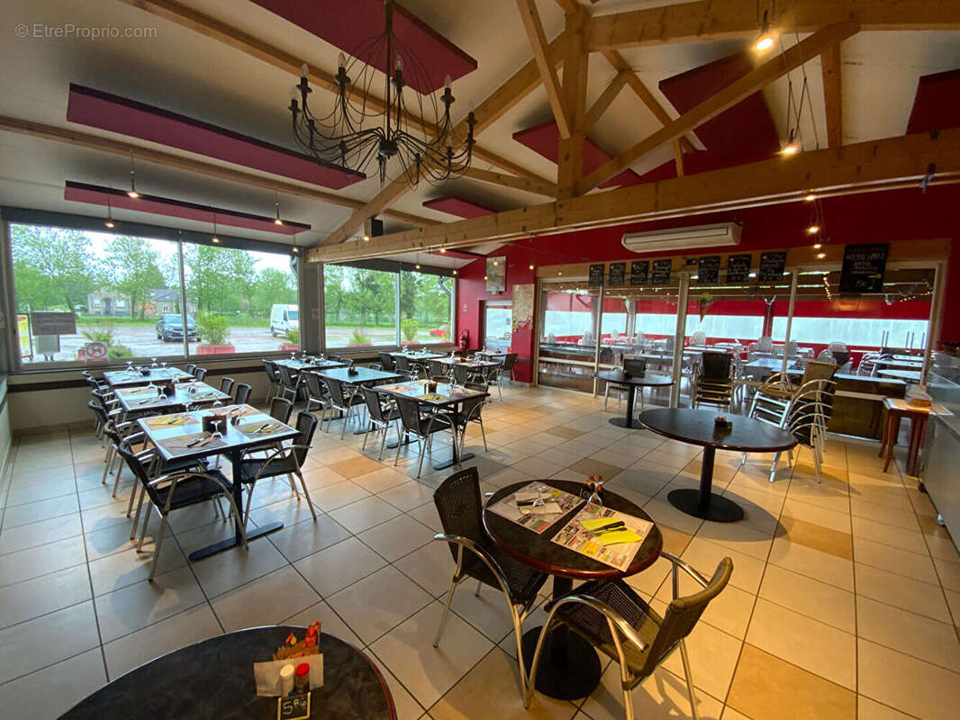 Commerce à MONTCHANIN