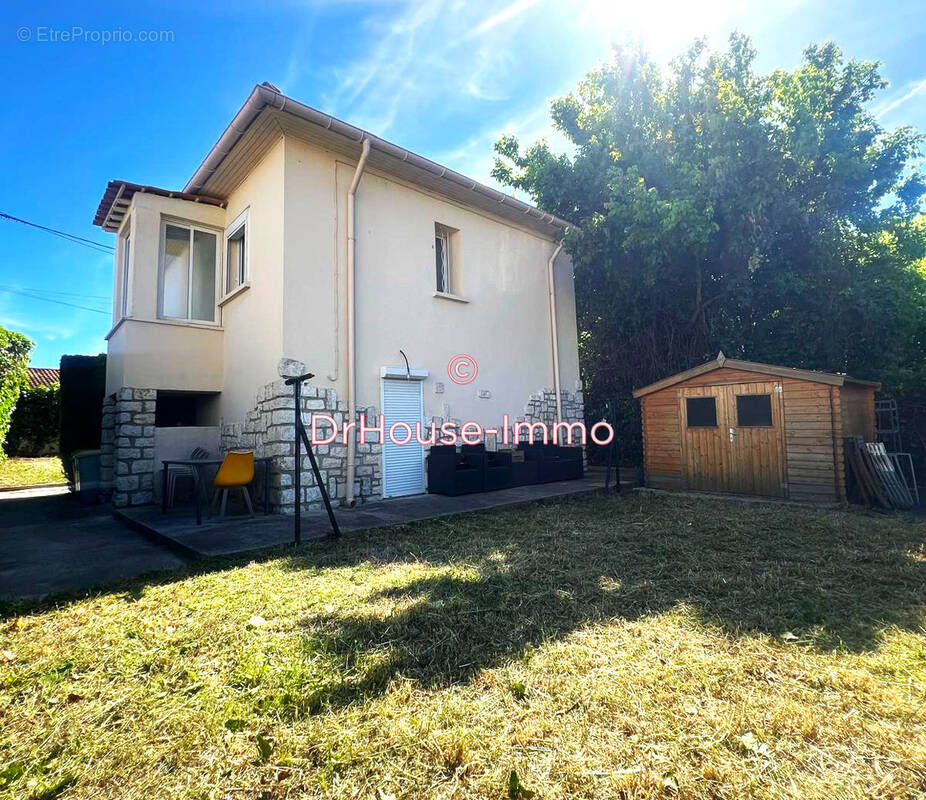 Maison à SAINT-VICTORET