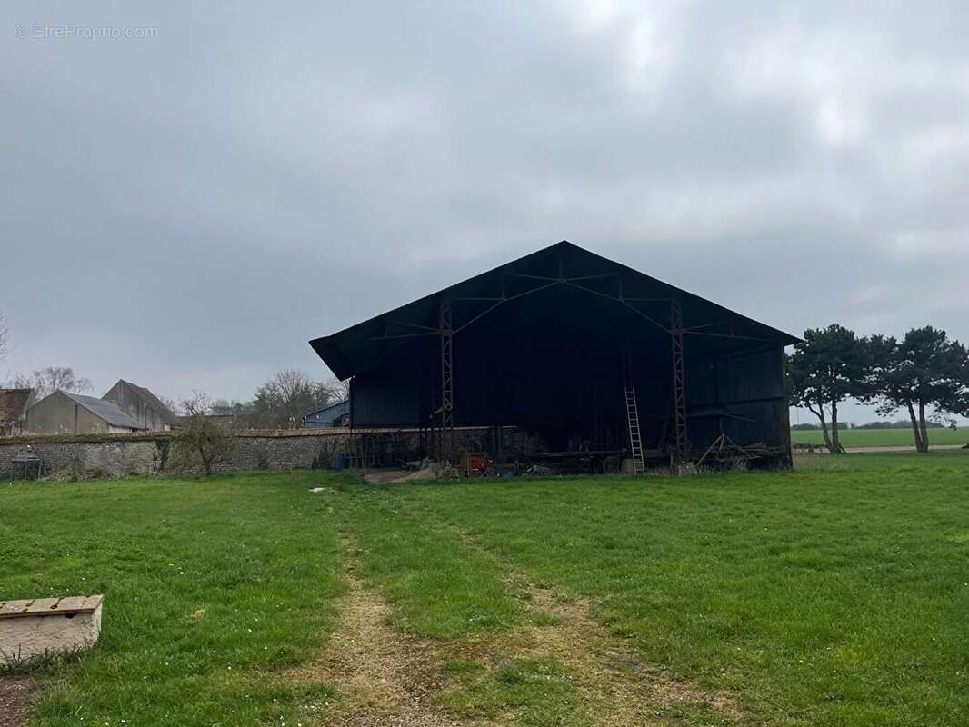 Maison à MONDONVILLE-SAINT-JEAN