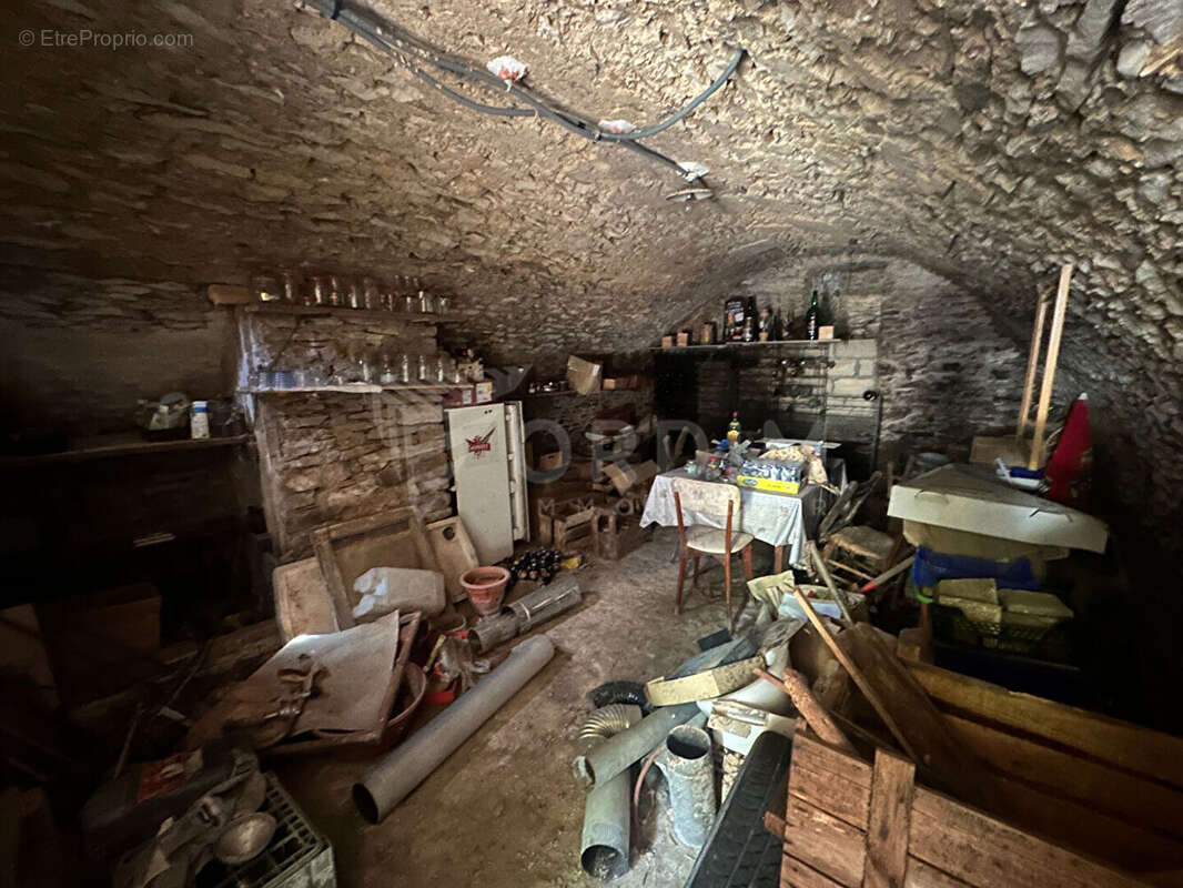 Maison à rénover Asquins  150m² - photo 18