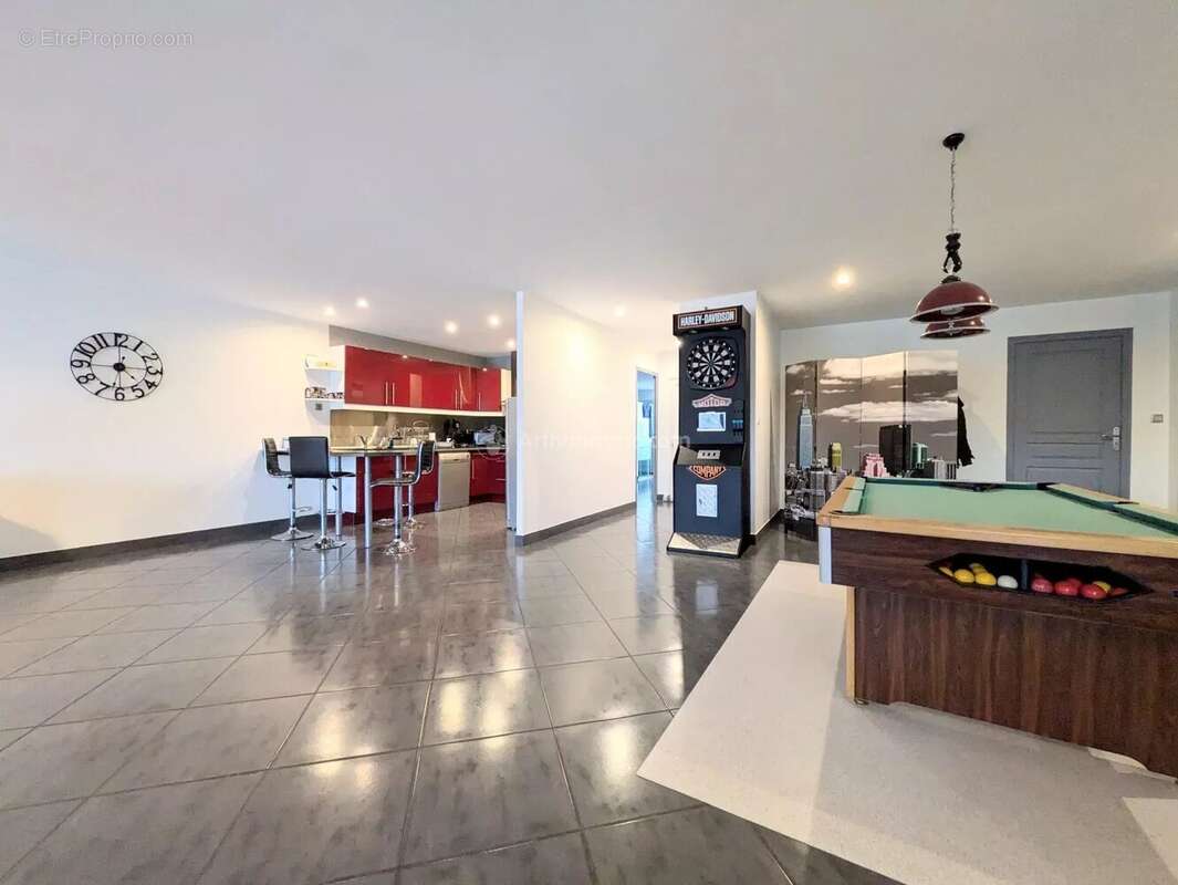 Maison à NEUFCHATEAU