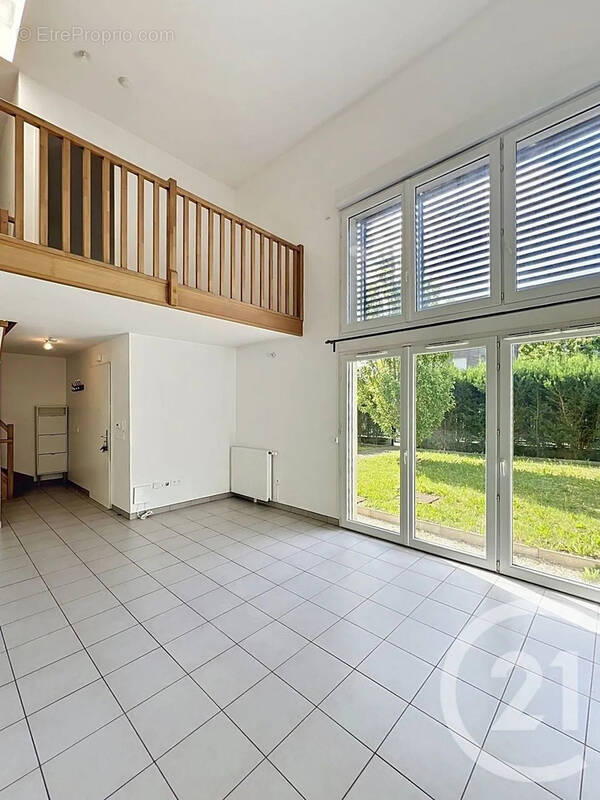 Maison à MOISSY-CRAMAYEL