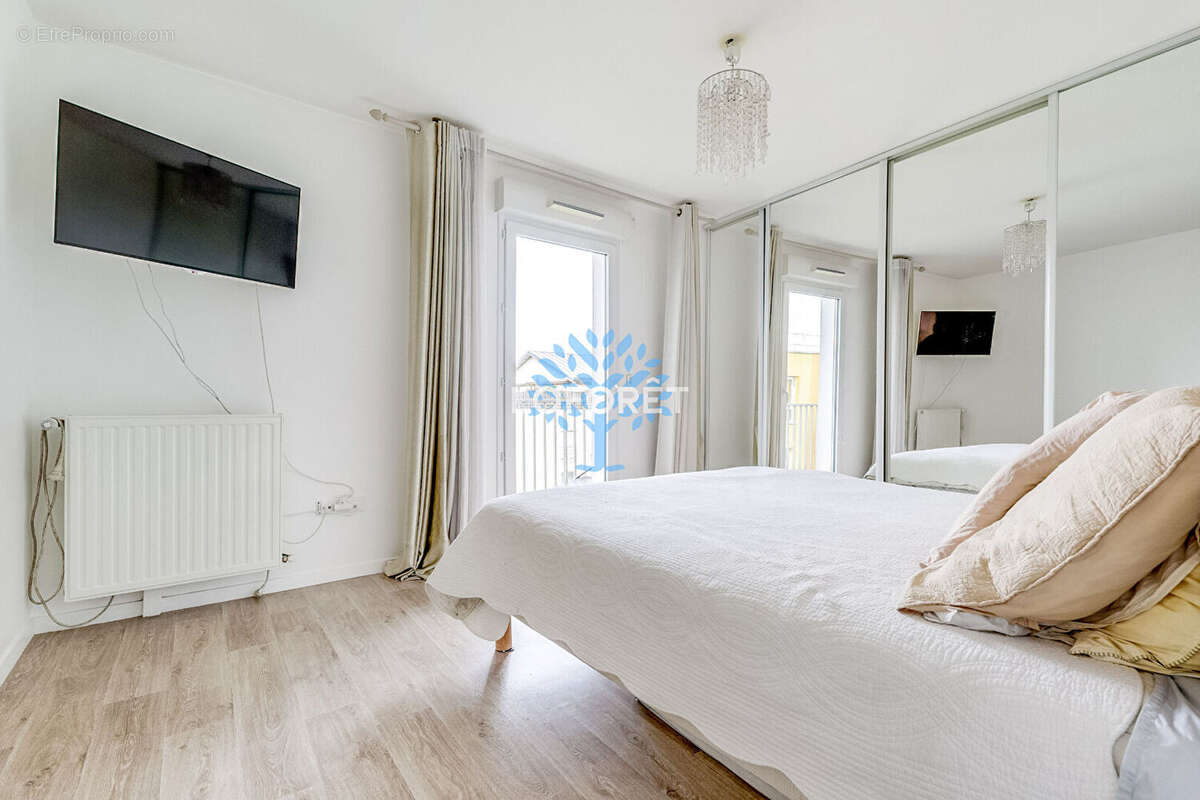 Appartement à LES LILAS