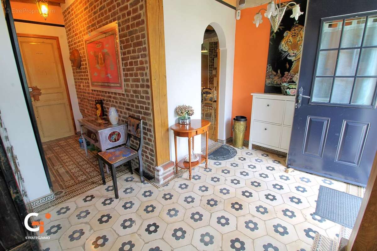 L’Histoire au pas de votre porte : Demeure de caractère de 157 m² dans son parc de 6 334 m² - photo 5