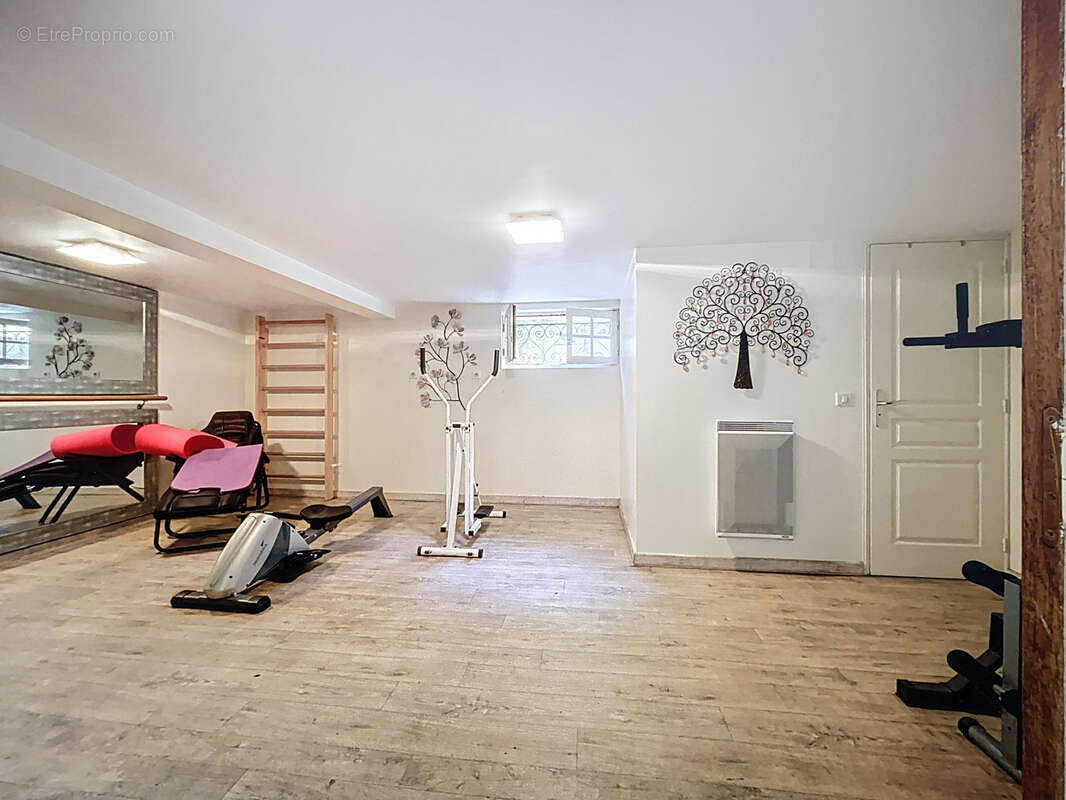 Maison à TERRASSON-LAVILLEDIEU