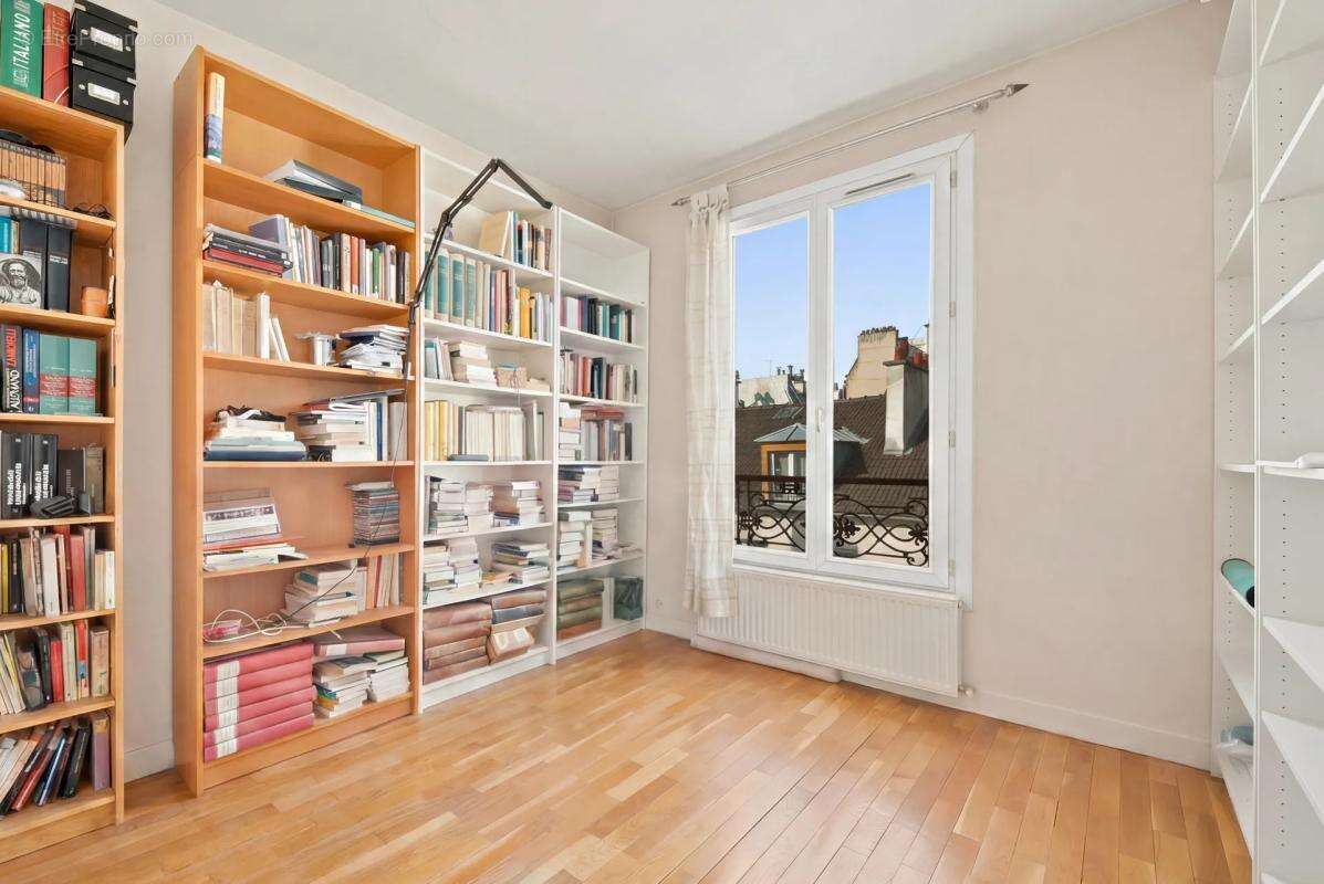 Appartement à PARIS-11E
