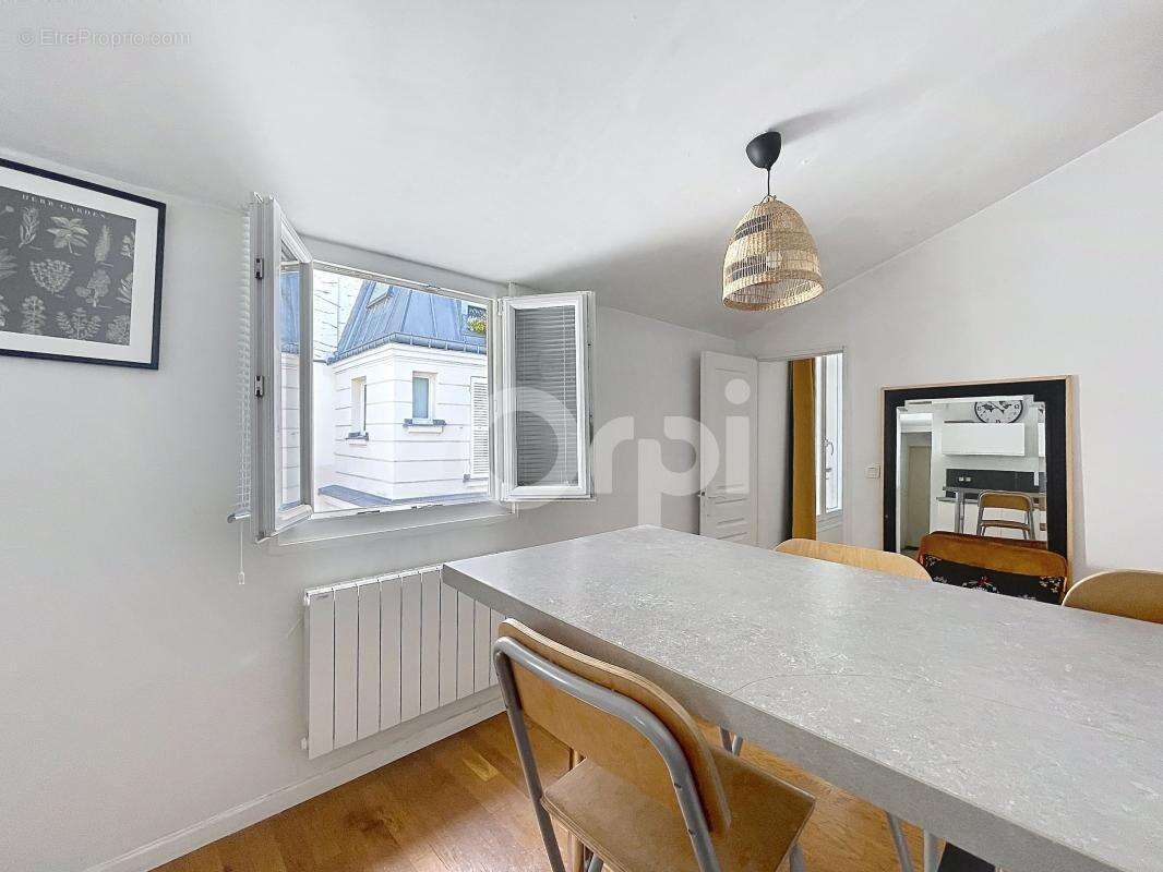 Appartement à PARIS-6E