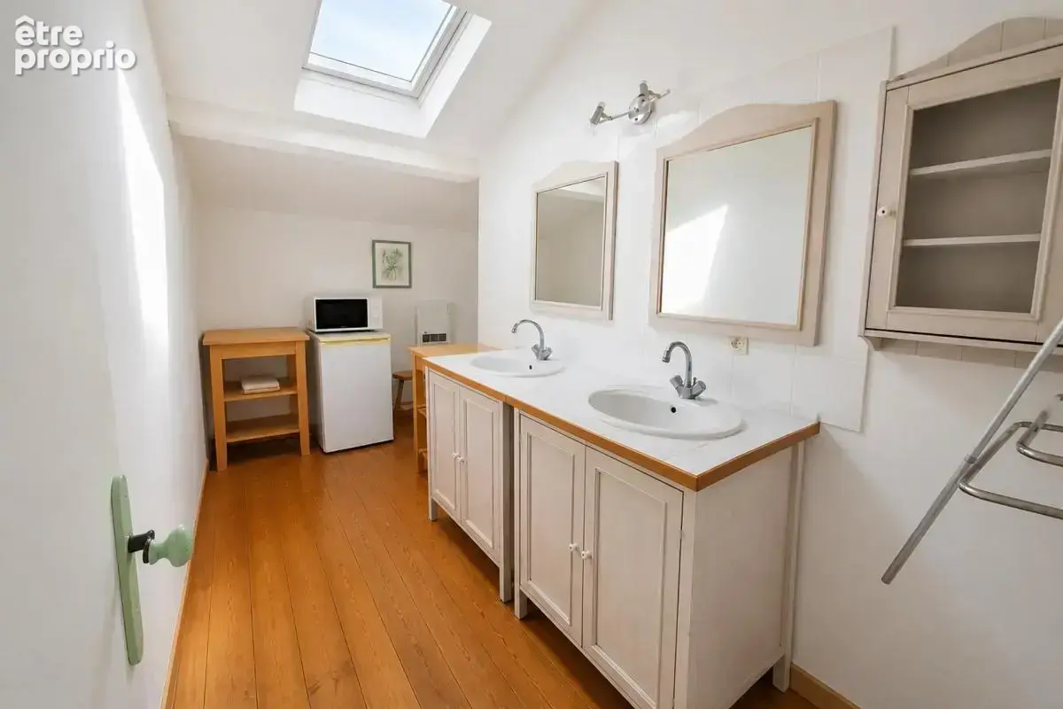 Ensemble immobilier de caractère de 290 m2 avec Gîte - Noaillan - photo 12