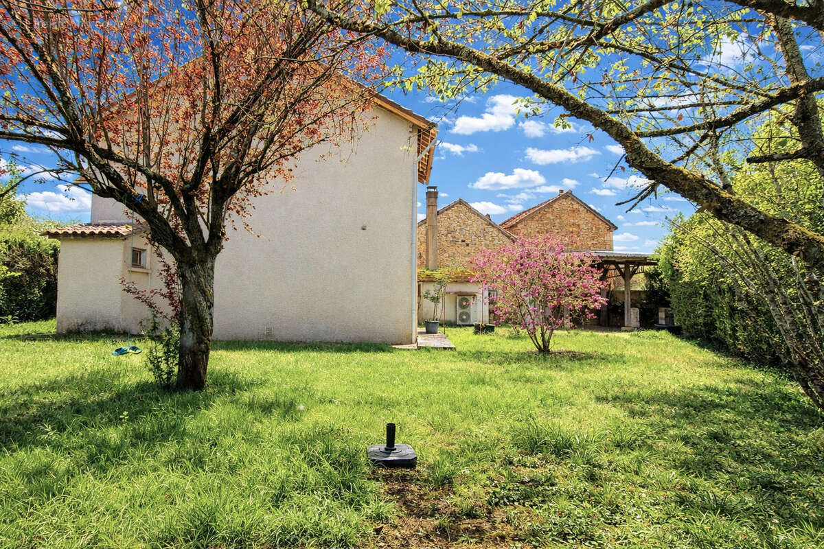 Maison à SAVIGNAC-LES-EGLISES