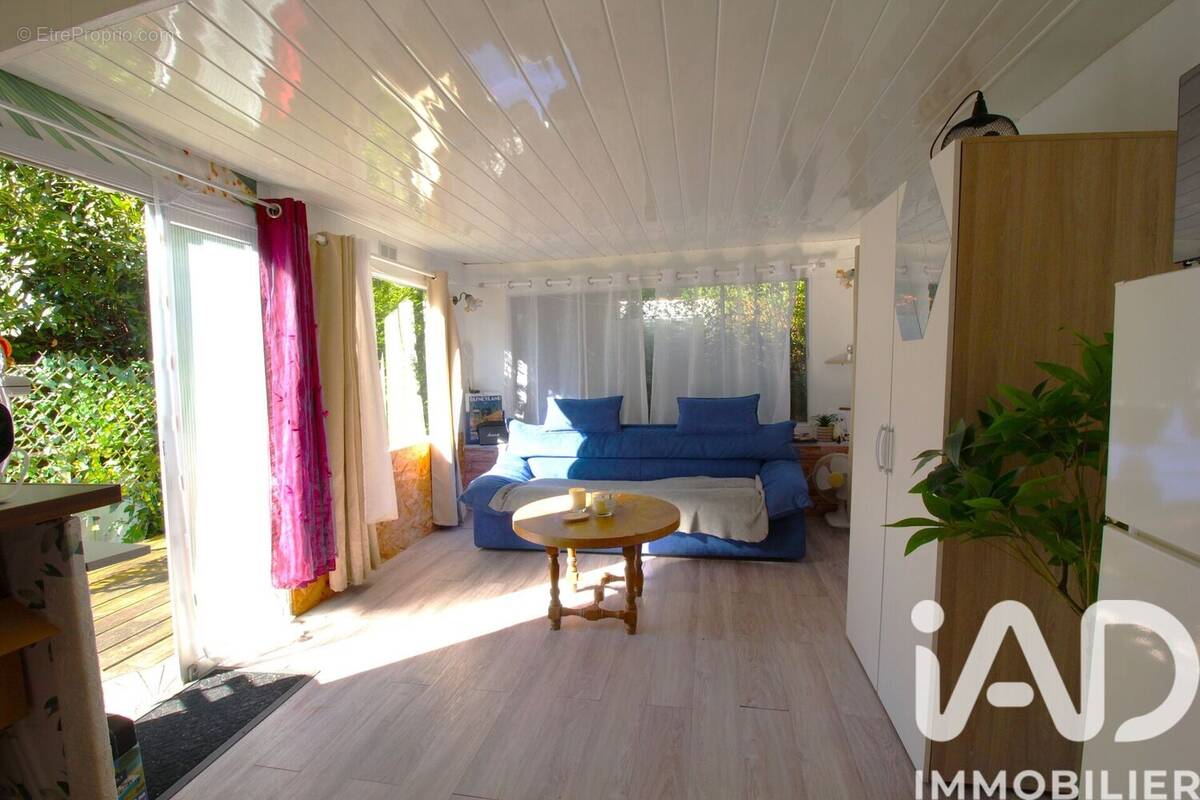 Photo 1 - Terrain à CONDE-SAINTE-LIBIAIRE