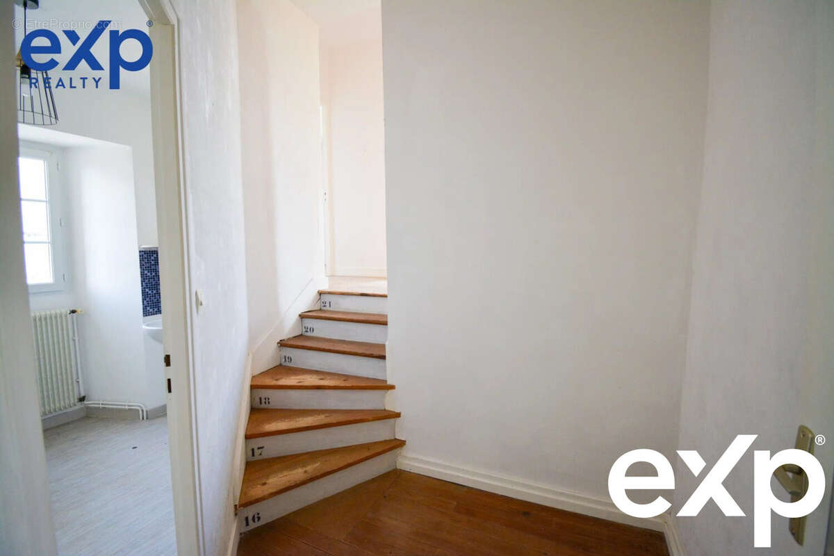 Maison à SAINT-EMILION