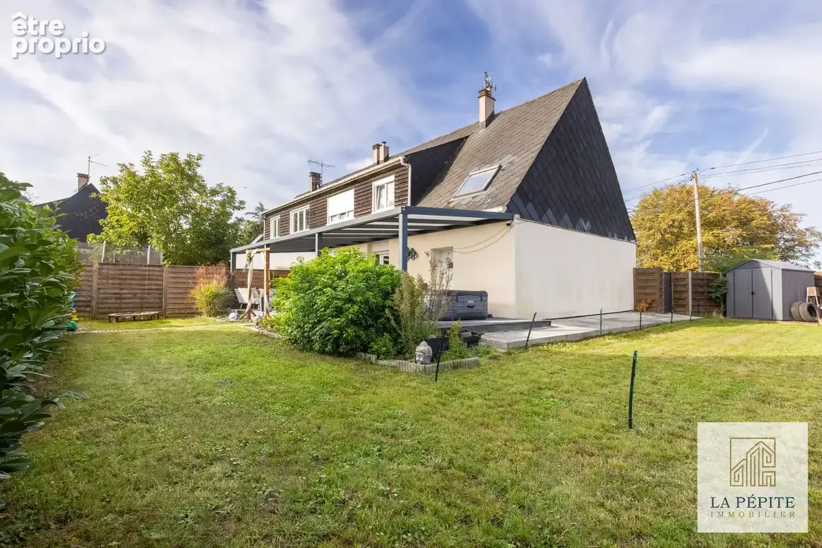 EXCLUSIVITE - Maison semi individuelle de 106m2 - 4 chambres - 1 bureau - jardin - garage - 2 places de statio - photo 11
