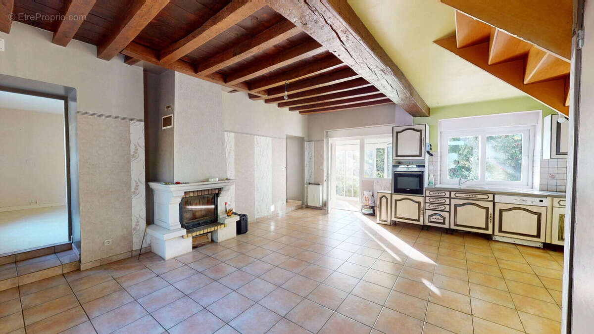 Maison à PRECY