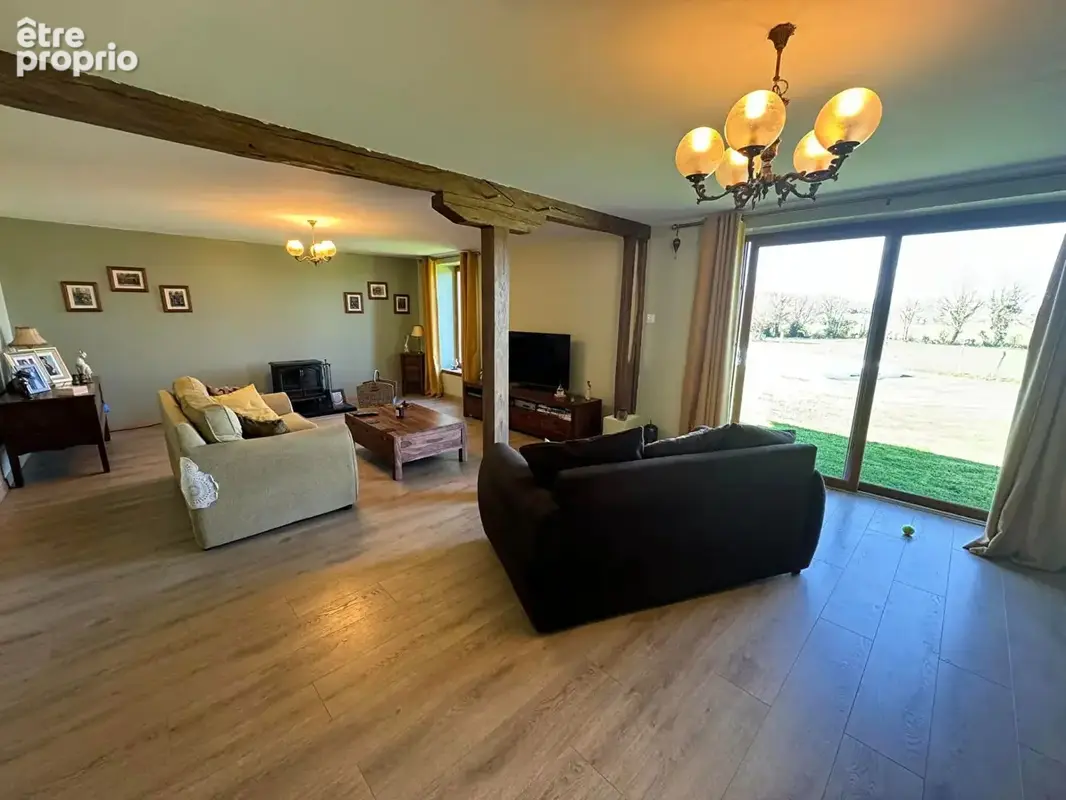 CREUSE - Conversion de grange exceptionnelle, rénovée avec des prestations haut de gamme, avec piscine et deux granges. - photo 16