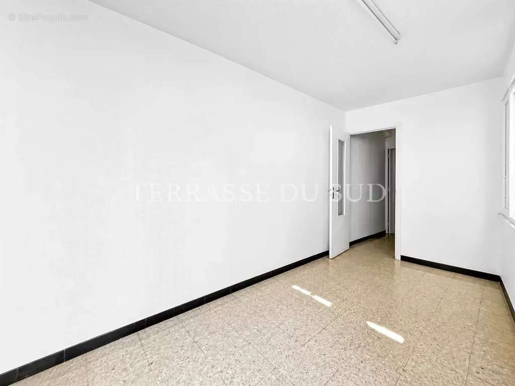 Vente Maison 4 pièces 83 m², Sous-sol, Terrasse et Garage - Pointe-Rouge Marseille 8 - photo 28