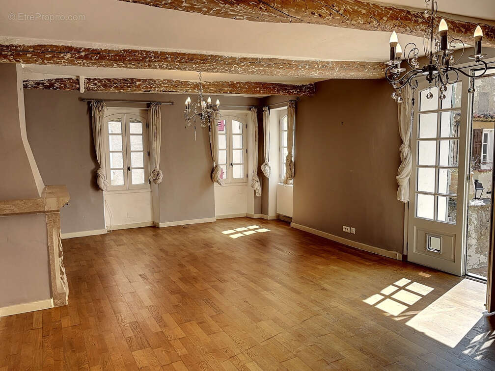 Maison à LA GARDE-FREINET