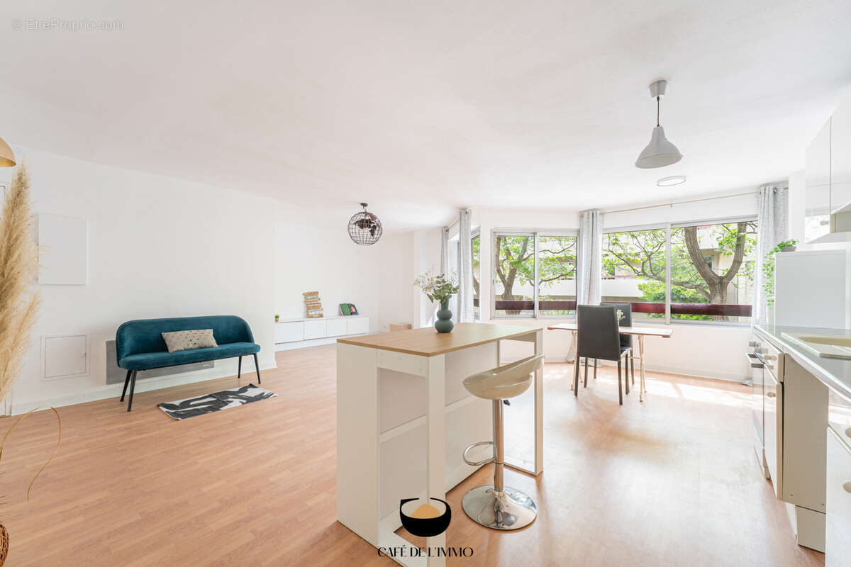Appartement à MARSEILLE-6E