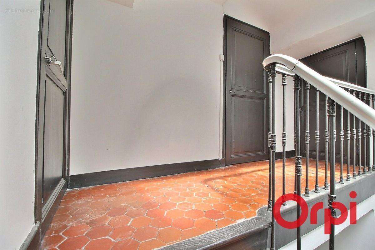 Appartement à MARSEILLE-2E