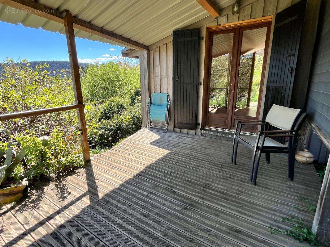 Maison à SAINT-PIERRE-SAINT-JEAN