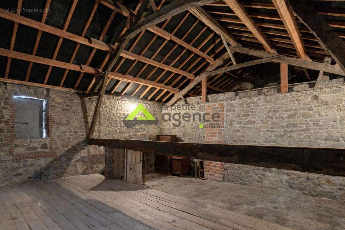 Maison à CHAMPAGNAT