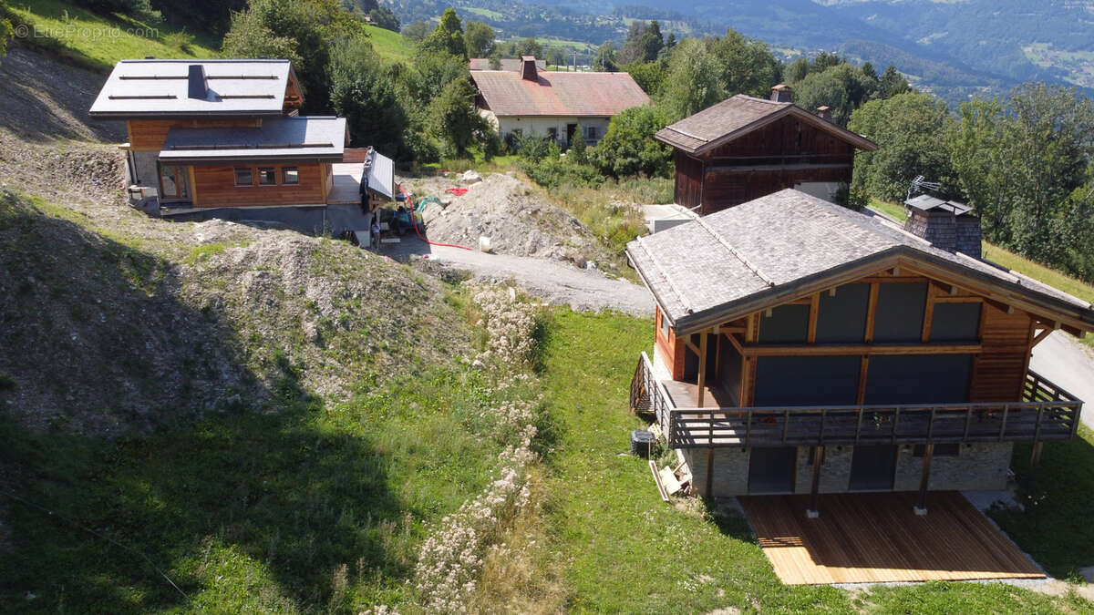 Terrain à COMBLOUX